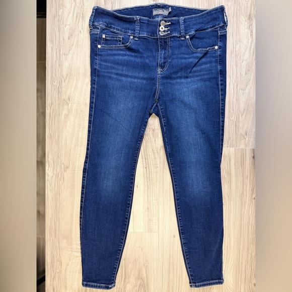 Torrid High Rise 3-Button Dark Blue Jegging - Picture 1 of 9